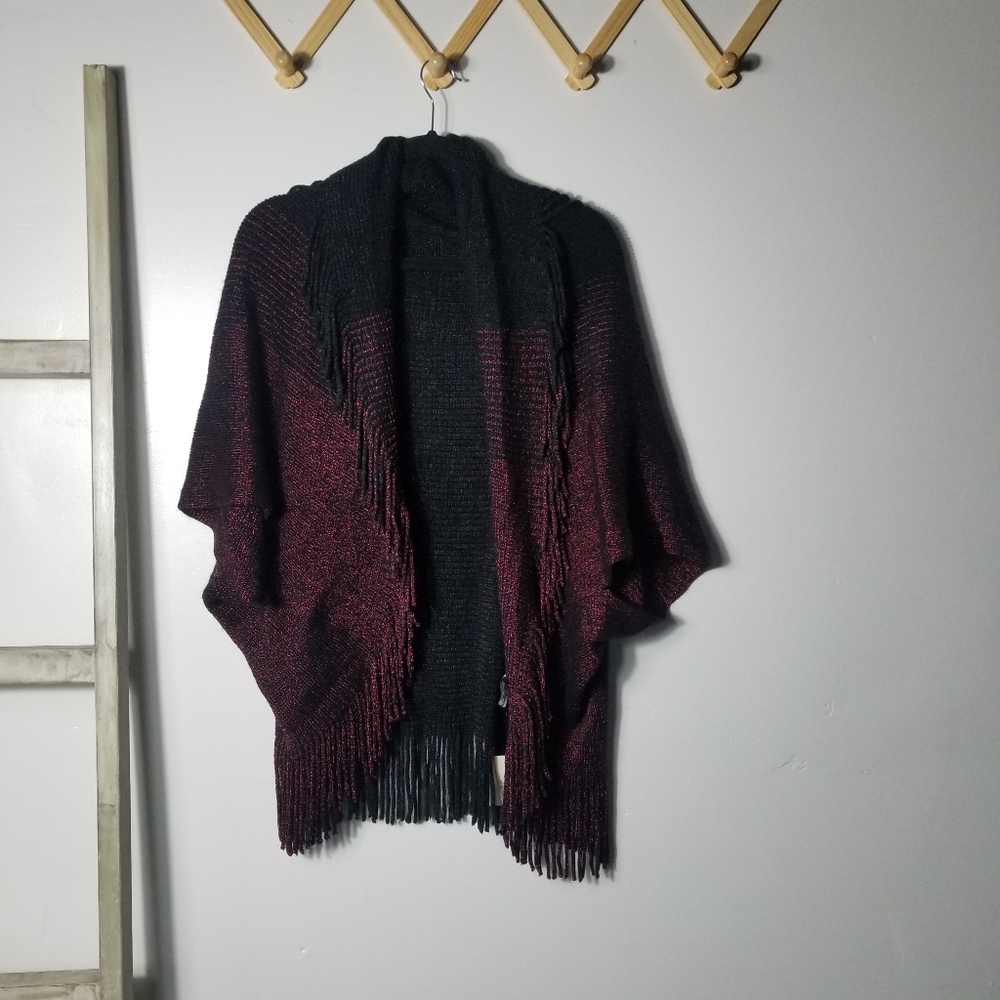 NWT RIAH FASHION WOMEN'S REDDISH PINK AND BLACK SHRUG WITH FRINGE